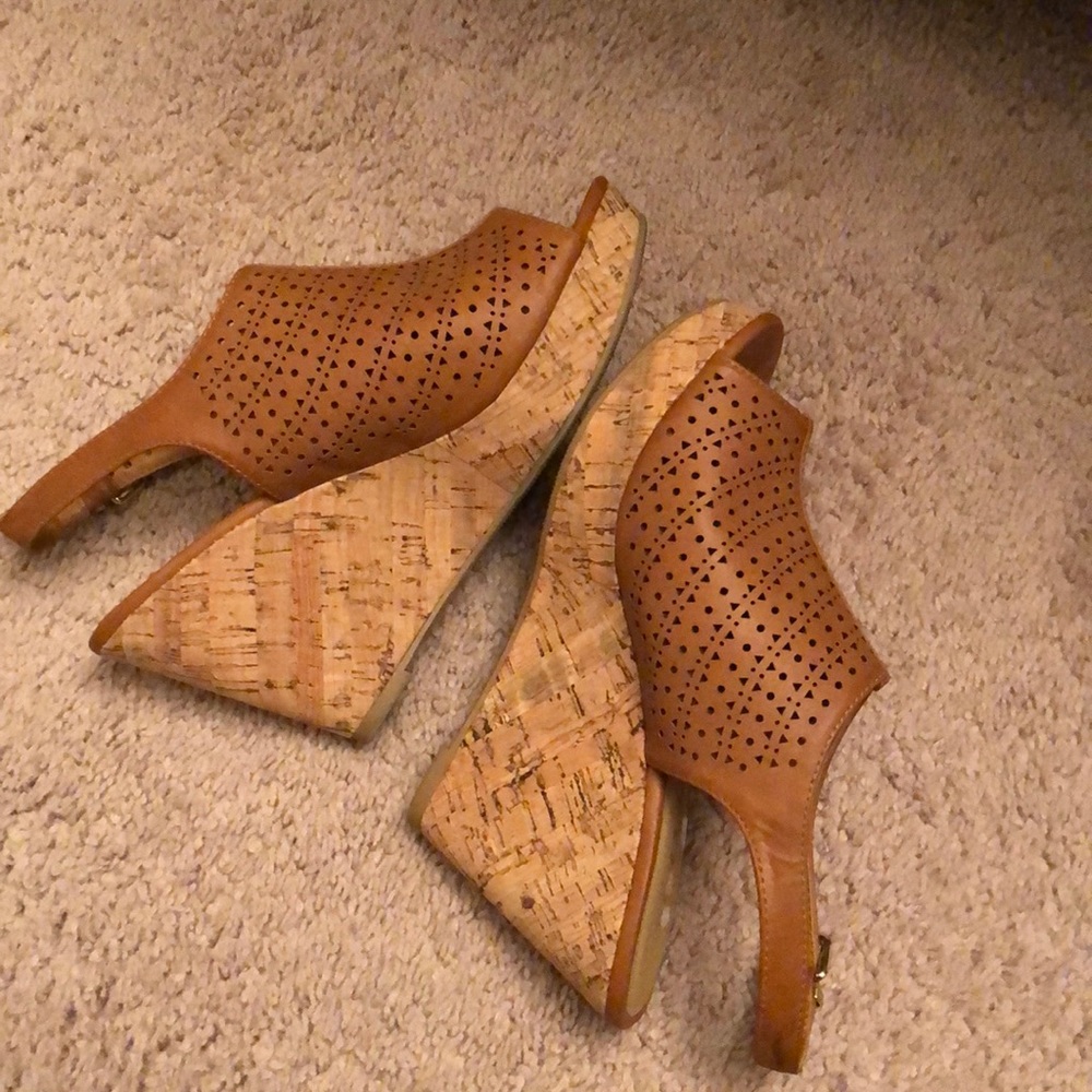 Size 6 1/2 sandals with a heel